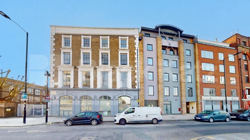 Large 2 bed 2 bath located within a secure modern development York Way, Islington